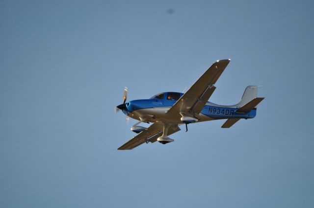 Cirrus SR-22 (N934DR)