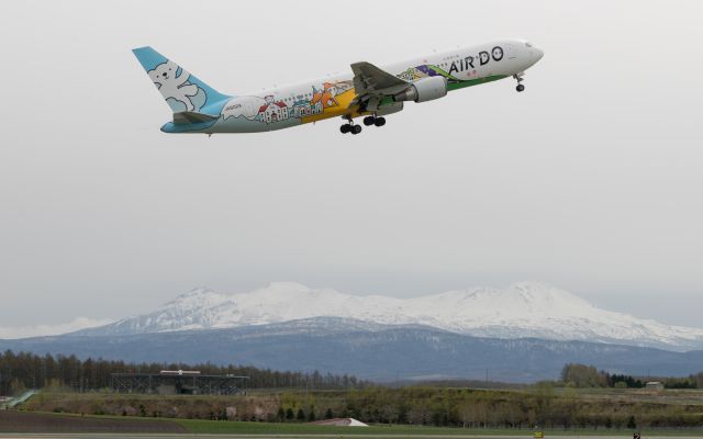 BOEING 767-300 (JA602A) - “Bear Do Hokkaido Jet Livery”br /Hokkaido International Airlines / Boeing 767-381br /May.06.2018 Asahikawa Airport [AKJ/RJCE] JAPAN