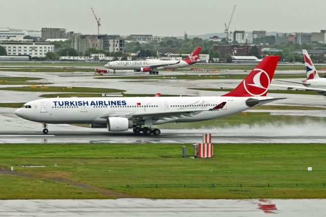 Airbus A330-200 (TC-JIT)
