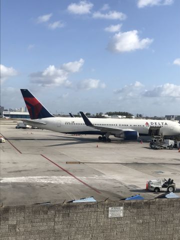N173DZ — - 1 of Delta's wingletted 767-300s visiting FLL