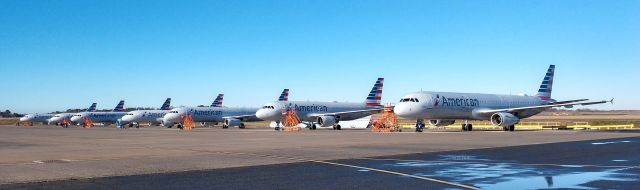 Airbus A321 — - Hanger ramp busy on a Sunday afternoonbr /br /12/16/18