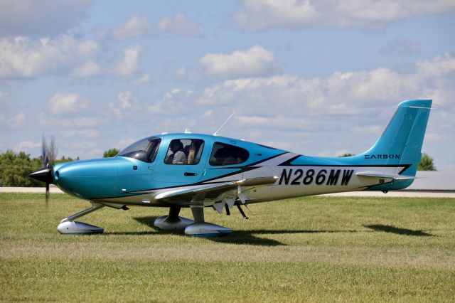 Cirrus SR22 Turbo (N286MW) - On flightline