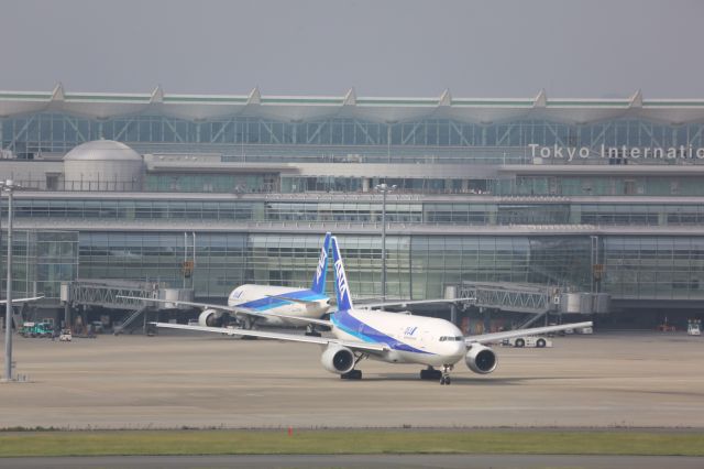 Boeing 777-200 (JA716A)