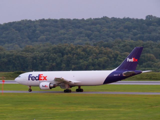 Airbus A300F4-600 (N652FE)