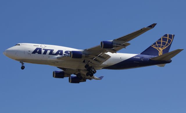 Boeing 747-400 (N429MC) - Arriving to DFW 11/20/2018 (please view in "full" for best image quality)