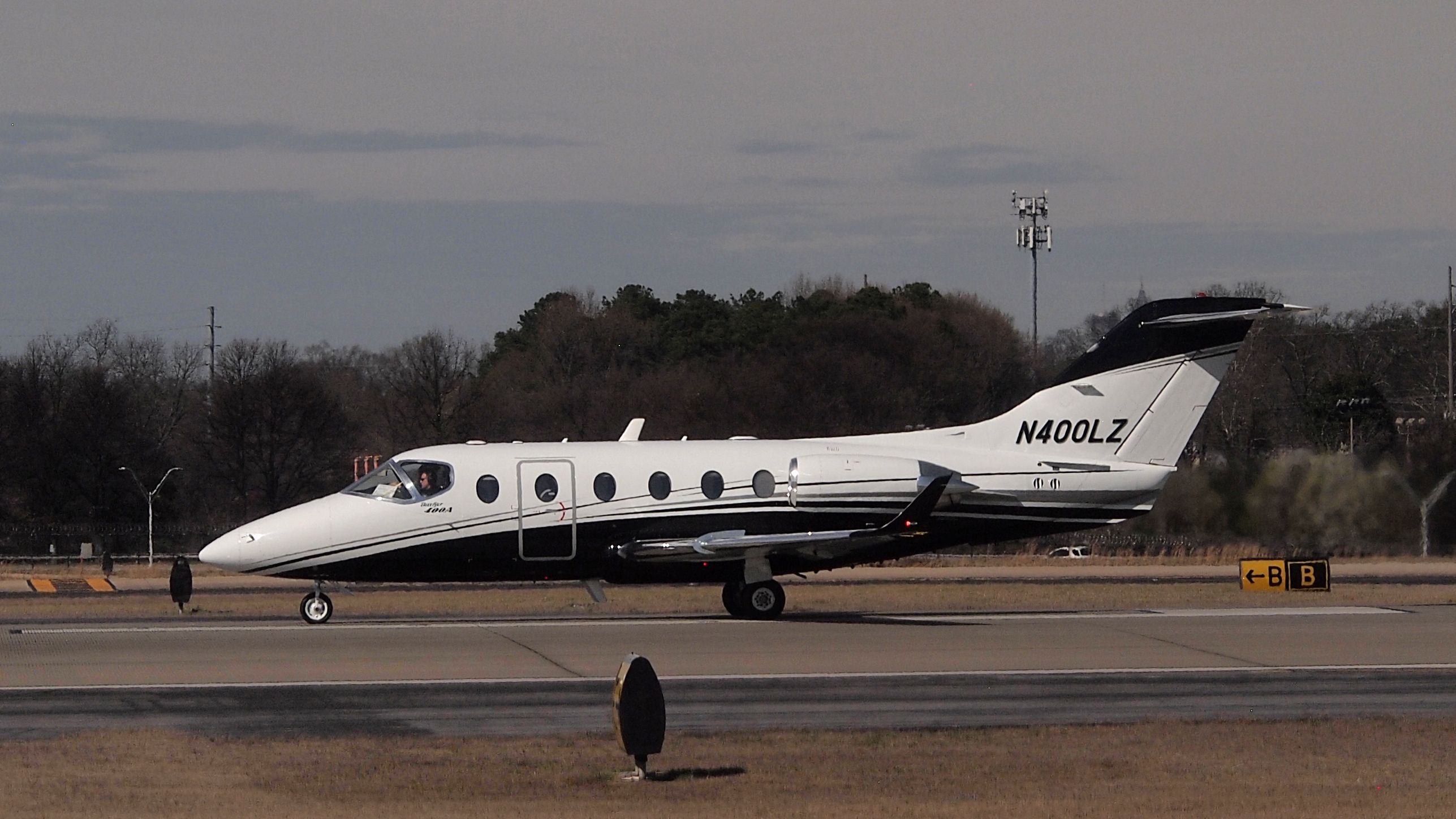 Beechcraft Beechjet (N400LZ)