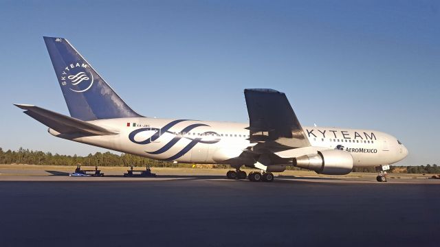 BOEING 767-200 (XA-JBC) - Final flight. Parting out will begin soon. 