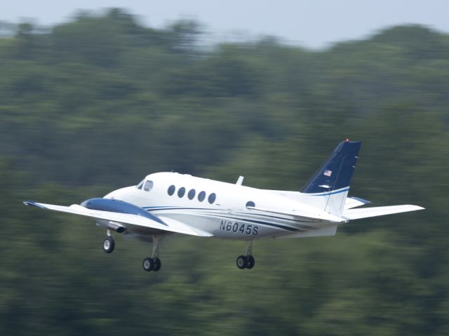 Beechcraft King Air 90 (N6045S) - Take off runway 26.