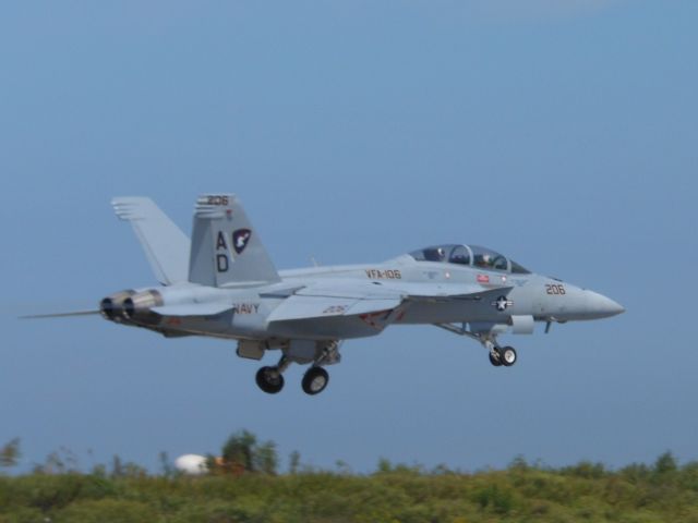 McDonnell Douglas FA-18 Hornet (16-6467)