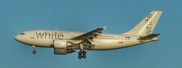 Airbus A310 (CS-TQV)