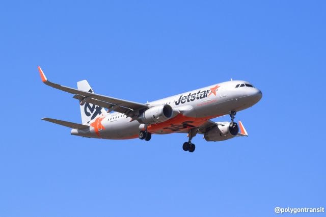 VH-YXT — - Jetstar A320 from Brisbane landing on runway 18