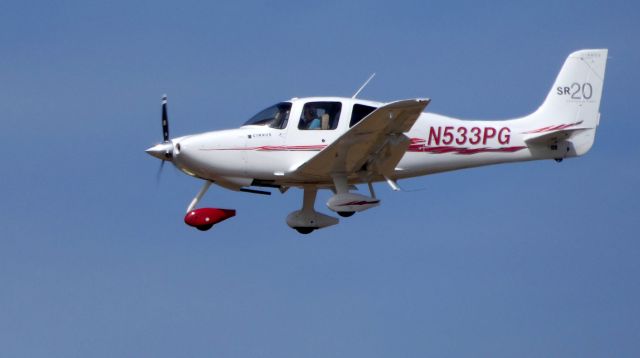 Cirrus SR-20 (N533PG) - On final is this 2008 Cirrus SR-20 in the Winter of 2019.