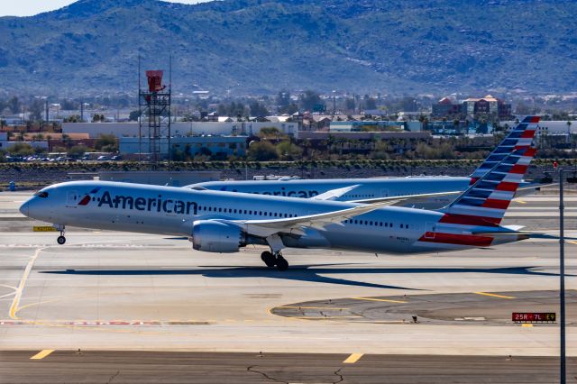 Boeing 787-9 Dreamliner (N820AL) - An American Airlines 787-9 taking off from PHX on 2/10/23 during the Super Bowl rush. Taken with a Canon R7 and Canon EF 100-400 II L lens.