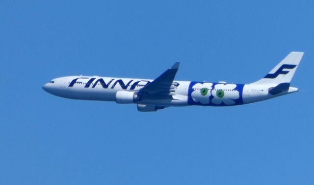 Airbus A330-300 (OH-LTO) - On approach is this 2009 Finnair Airbus A330-302 in the Autumn of 2019. This livery celebrates the Floral Patterns of Marimekko Unikko.