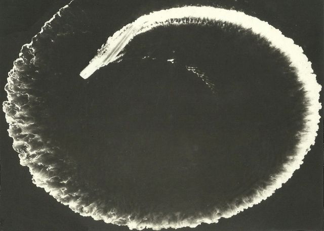 — — - French carrier "Foch", rare 360º pitch, 1968
