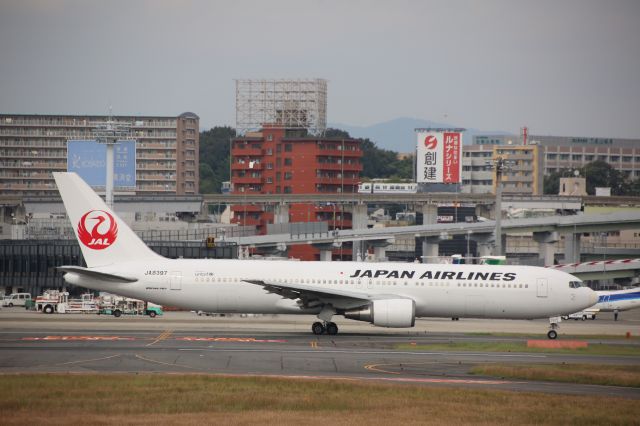 BOEING 767-300 (JA8397)