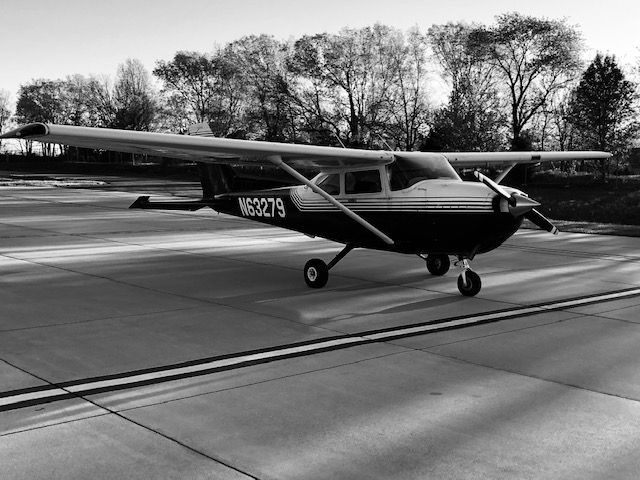 Cessna Skyhawk (N63279)