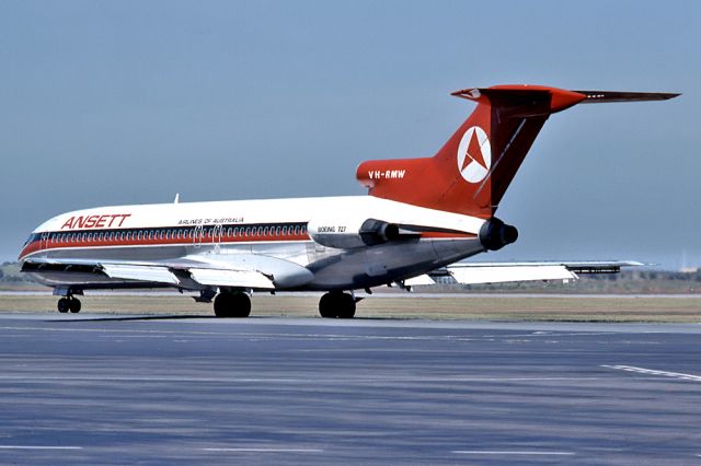 Piper Cherokee Arrow (VH-RMW) - ANSETT AIRLINES OF AUSTRALIA - BOEING 727-277 - REG : VH-RMW (CN 20550/1030) - ADELAIDE INTERNATIONAL SA. AUSTRALIA - YPAD 12/11/1976 35MM SLIDE CONVERSION USING A LIGHTBOX AND A NIKON L810 CAMERA IN THE MACRO MODE.