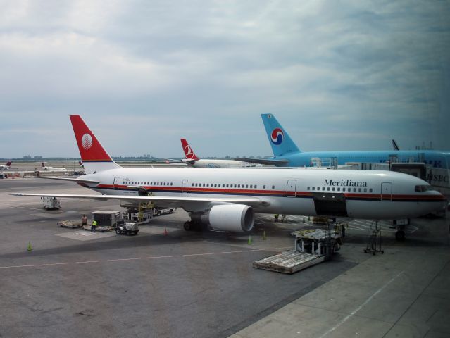 BOEING 767-300 (I-AIGJ)