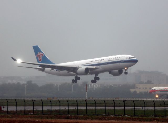 Airbus A330-200 (B-6515)