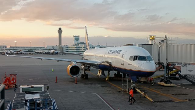 Boeing 757-200 (TF-FIP)