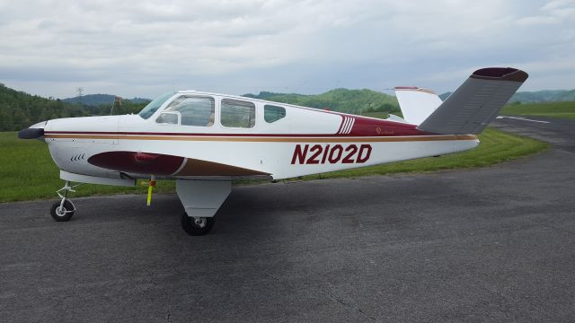 Beechcraft 35 Bonanza (N2102D)