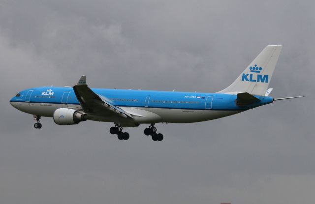 Airbus A330-200 (PH-AOB)