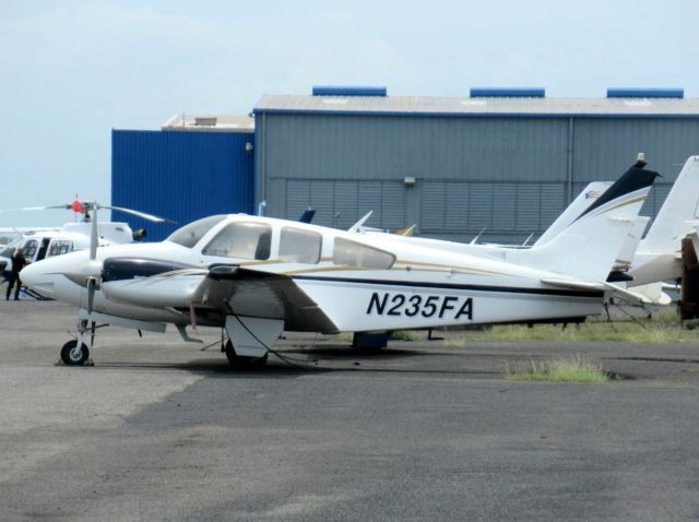 Beechcraft 55 Baron (N235FA)