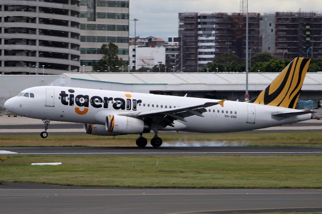 Airbus A320 (VH-VNQ) - on 5 December 2017