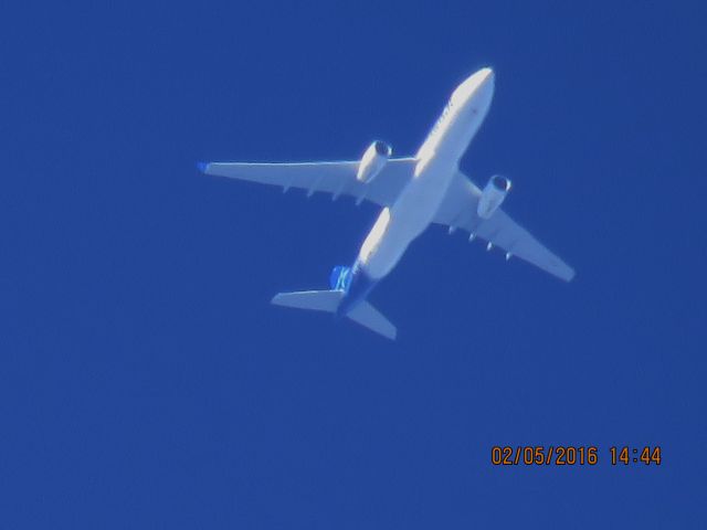 Airbus A330-200 (C-GTSN)