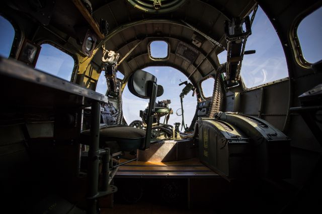 Boeing B-17 Flying Fortress (N9323Z)