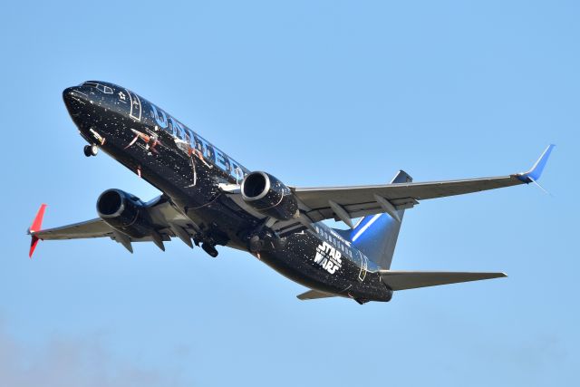 Boeing 737-800 (N36272) - Runway 32 departure 11-28-21