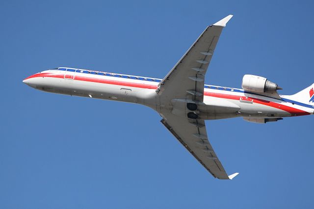 Canadair Regional Jet CRJ-700 (N516AE) - American Eagle CRJ7 on takeoff from KLIT 1-30-2008