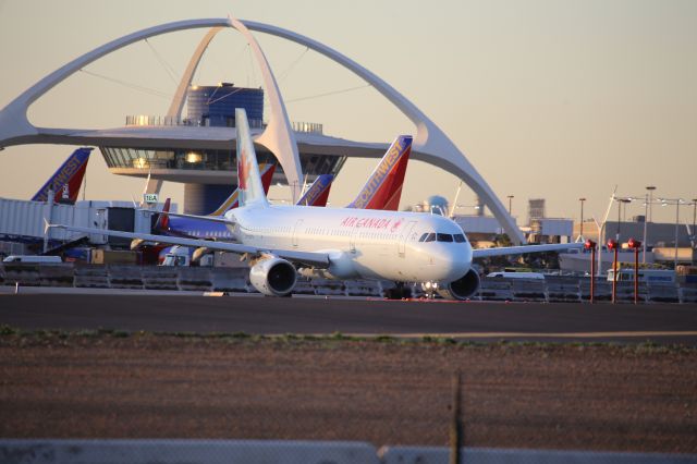 Airbus A321 (C-FGKN)