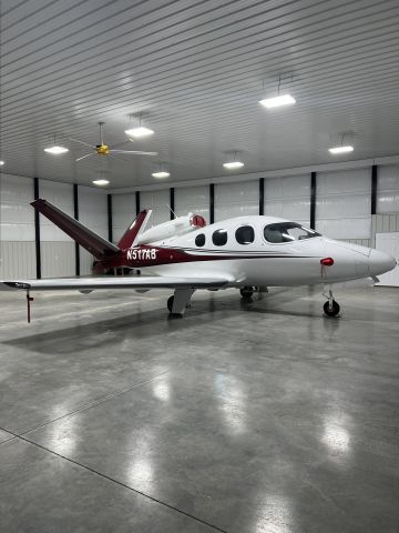 Cirrus Vision SF50 (N517AB)