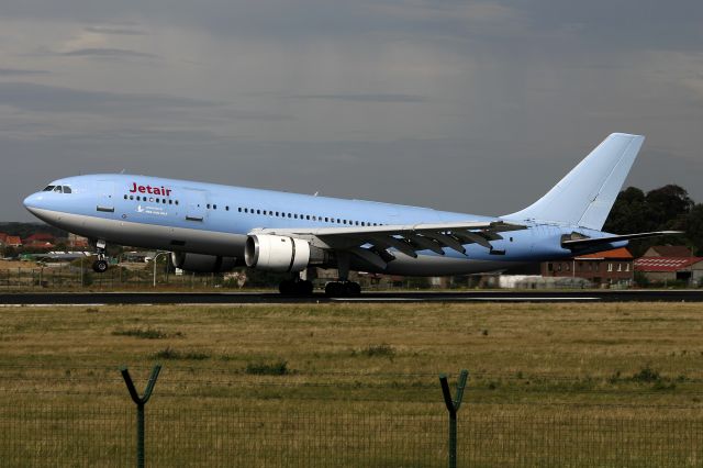 Airbus A300F4-200 (TC-MNE) - 18/09/2004 