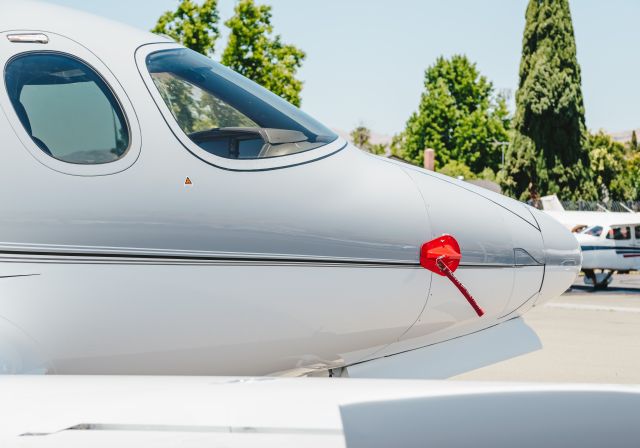 Cirrus Vision SF50 (N995LC)