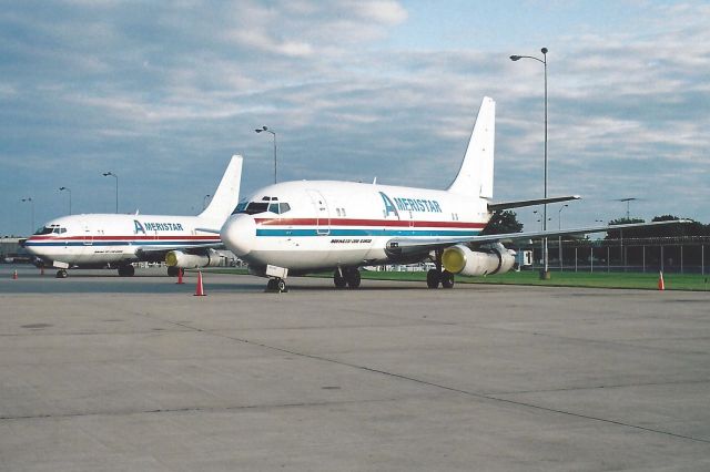 Boeing 737-200 (N737TW) - Along with sistership N767TW