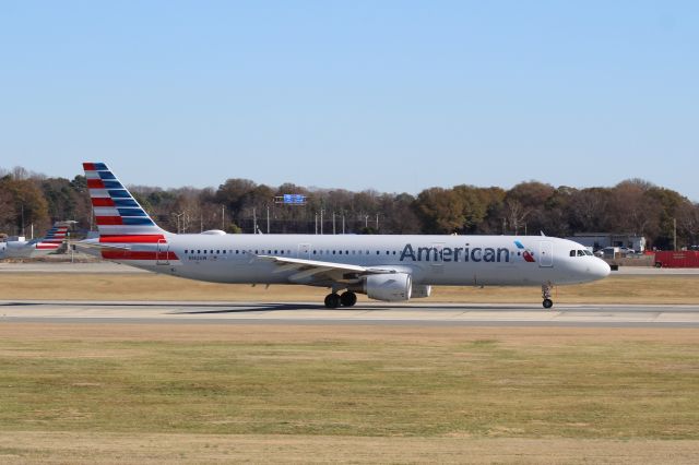 Airbus A321 (N182UW)