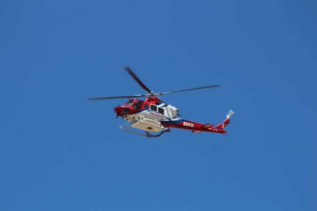 Bell 412 (N807JS) - APPROACH KMYF