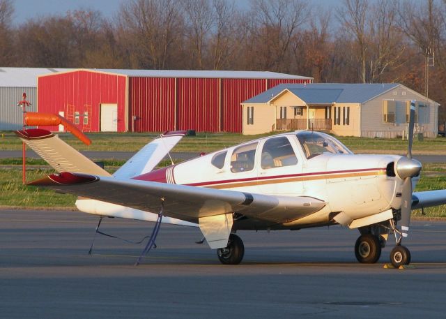 Beechcraft 35 Bonanza (N44AW) - 1952 Beech C35 parked at the Shreveport Downtown airport.