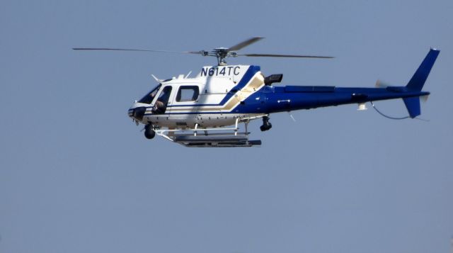 Eurocopter AS-350 AStar (N614TC) - Making a low pass is this 2012 American Eurocopter AS350-B3 in the Winter of 2019.