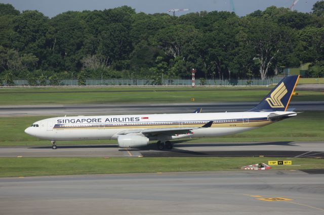 Airbus A330-300 (9V-STM)