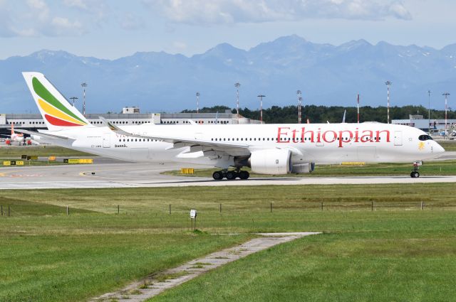 Airbus A350-900 (ET-AWN)