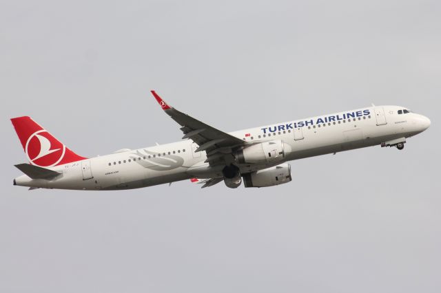 Airbus A321 (TC-JTJ)