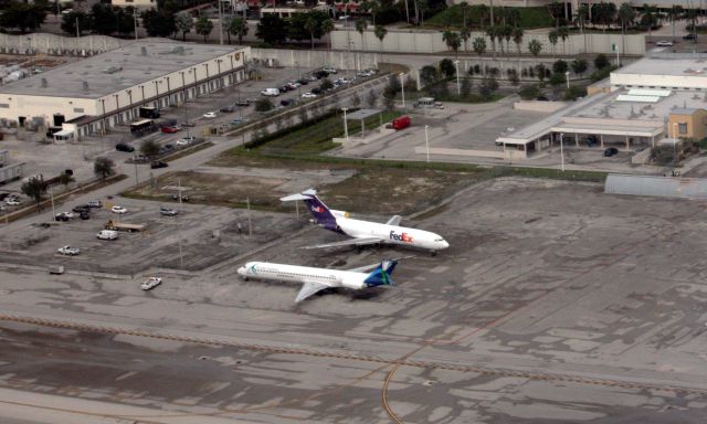 BOEING 727-200 (N277FE)