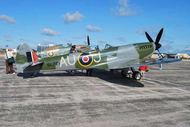 SUPERMARINE Spitfire (C-GVZB)