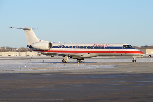 Embraer ERJ-135 (N834AE)