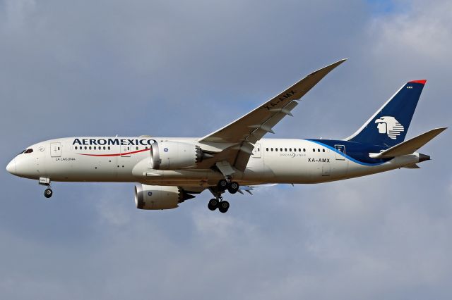 Boeing 787-8 (XA-AMX)