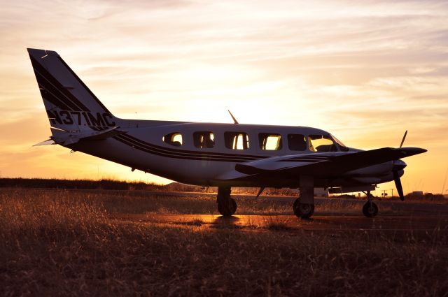 Piper Navajo (N371MC)